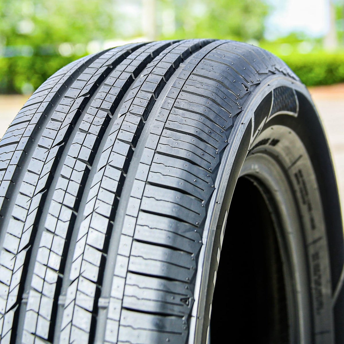 Black Touring Passenger Tire N1048